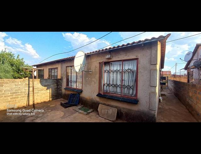 2 BEDROOM HOUSE FOR SALE IN SOSHANGUVE EAST